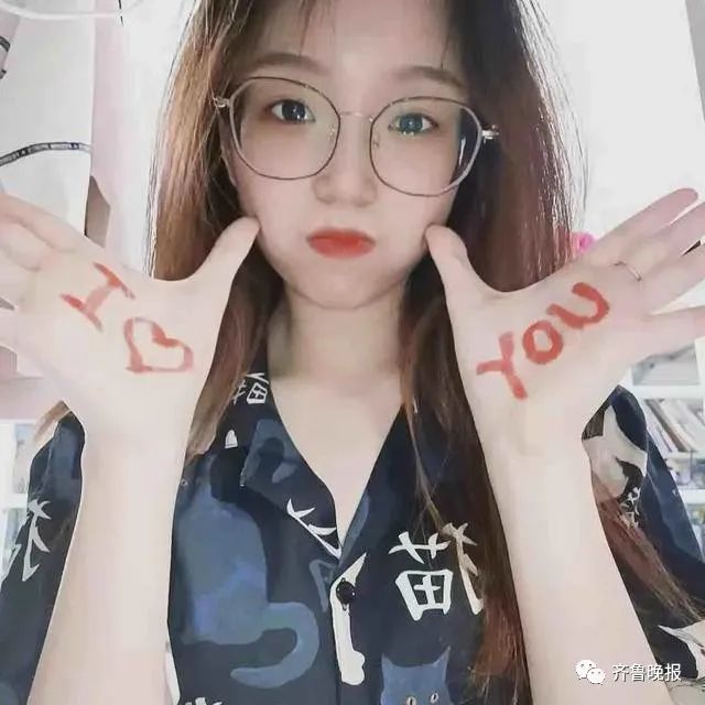 DƬ